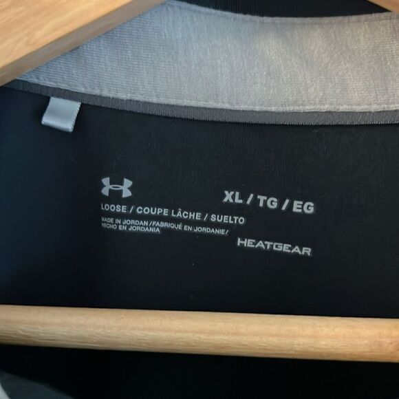 Under Armpur University of Wisconsin Badger Men’s Polo Shirt - XL - Picture 5 of 8